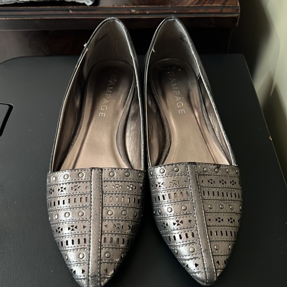 Cute Rampage Flats - Picture 2 of 7